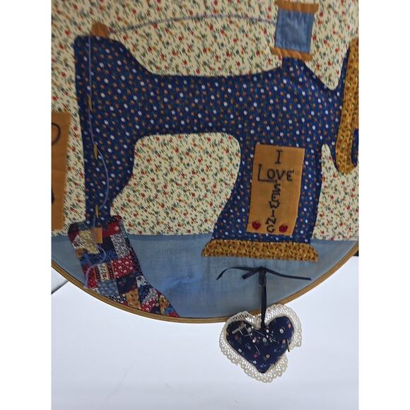 Vintage Toye Sewing Machine Needlepoint Cross Stitch Quilted Embroidery Hoop - Picture 2 of 4